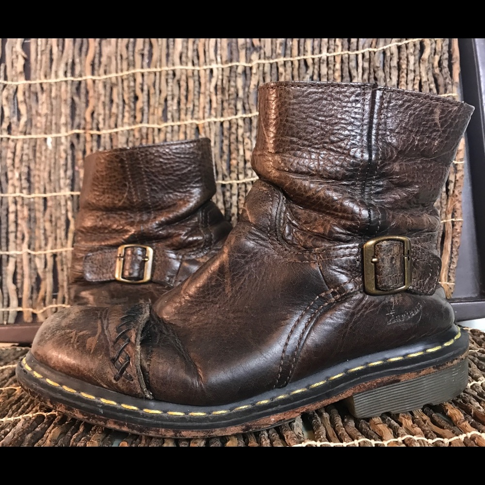 ♻️ Dr Martens Distressed leather Boots Size 8.5